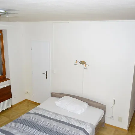 Flying House Guest house