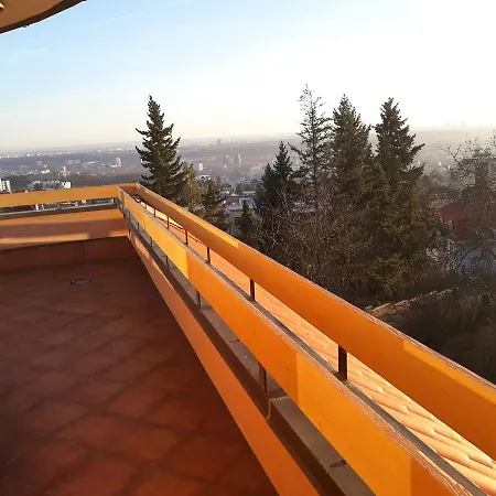 Flying House Pensión Praga